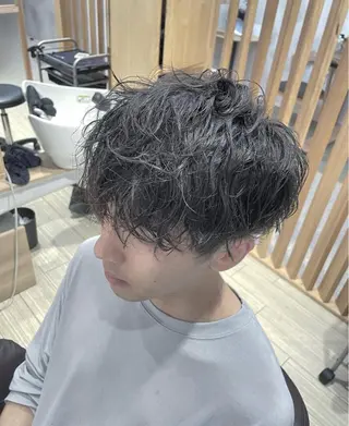 パーマ メンズ 髪質改善／パーマ カラー浅草 山本隼輔のヘアスタイル