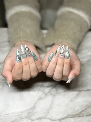 ネイル ✴︎:.｡. MAKI.｡.:✴︎のネイルデザイン