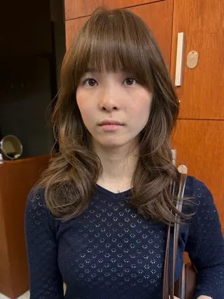 セミロング レイヤーカット\ウル フ　chinatsuのヘアスタイル