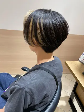 ショート カラー 天野 瑠真のヘアスタイル