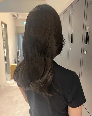 セミロング カラー 暗髪カラー🫐パーマ おくだりんかのヘアスタイル