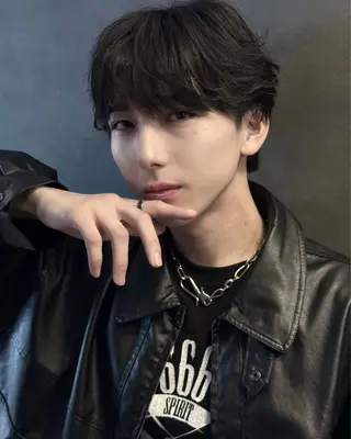 ショート 曲がる縮毛矯正 センターパート/翼のヘアスタイル