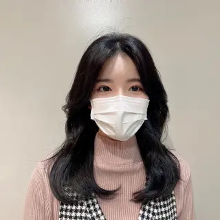 セミロング パーソナルカラー lapiax阿部のヘアスタイル