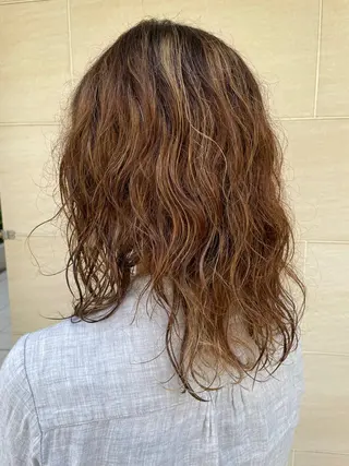 セミロング 透明感/ハイトーン ／レッドカラー🍓のヘアスタイル