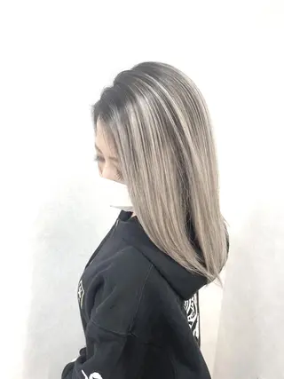 セミロング パーマ カラー ヘアアレンジ ハイトーン カラーのヘアスタイル