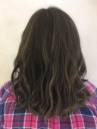 ロング カラー 吉村 絢乃のヘアスタイル