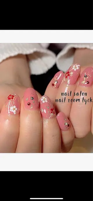 ネイル ﾈｲﾙﾙｰﾑﾘｯｶ 𝐦𝐚𝐲𝐮のネイルデザイン