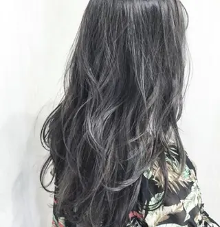 ミディアム カラー ヘアアレンジ ケア剤オタク×海外 ヘア長谷川裕起のヘアスタイル