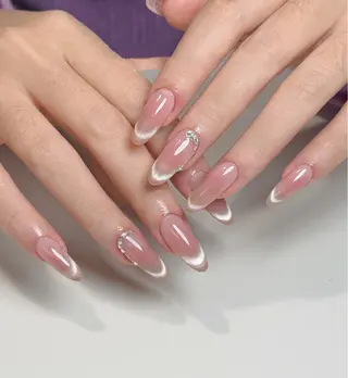 ネイル Maggie チョウチョウのネイルデザイン