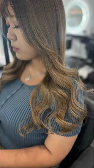 ロング stylist Momoのヘアスタイル