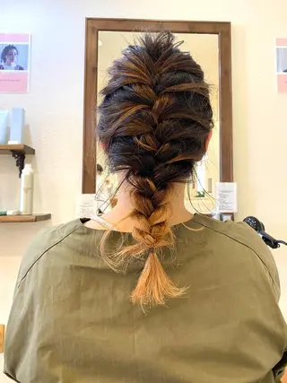 ロング 中川 茜里のヘアスタイル