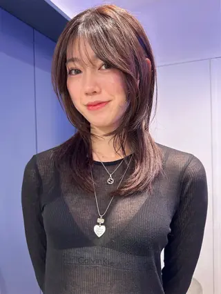セミロング カラー 岩元 愛美のヘアスタイル