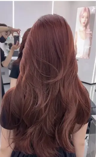 ロング 韓国風レイヤーカラー ライムのヘアスタイル