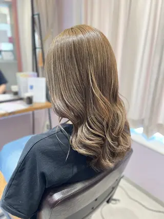 カラー 西原 愛紗のヘアスタイル
