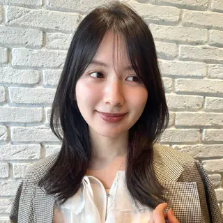 ミディアム カラー 顔まわり🥨レイヤー /透明感/水口舞奈のヘアスタイル