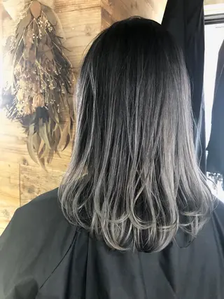 ミディアム カラー 白髪ぼかしハイライト バレイヤージュヤマトのヘアスタイル