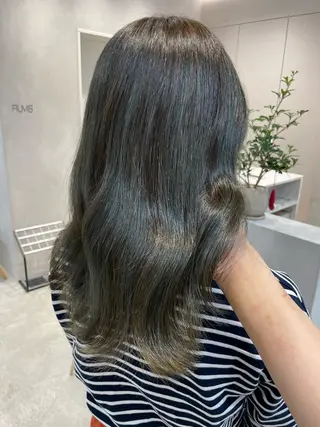 ミディアム 表参道ミディアム レイヤー山岸季生のヘアスタイル
