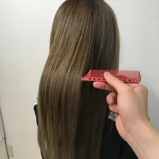 ロング 白髪ぼかし、髪質改善 富田隼仁のヘアスタイル