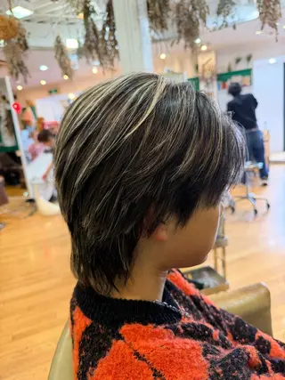 ミディアム カラー ウマバ ケンタロウのヘアスタイル