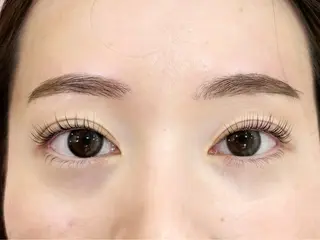 マツエク・マツパ 藤原 みやびのヘアスタイル