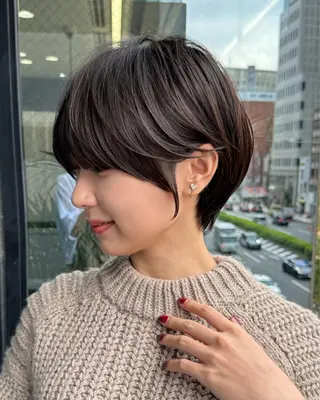 ショート ショートヘア くすみカラー、大場猛のヘアスタイル