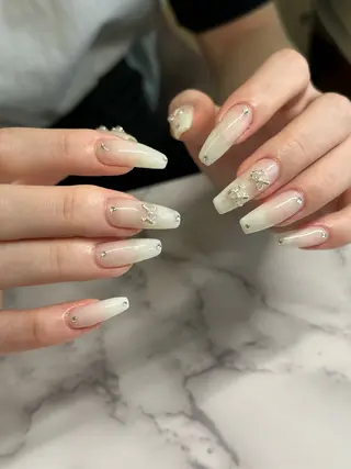 ネイル salon iris 🦋北広島市大曲のネイルデザイン