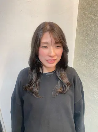 ロング カラー 大庭 萌瑚のヘアスタイル