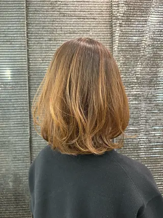 ミディアム 對馬 光梨のヘアスタイル