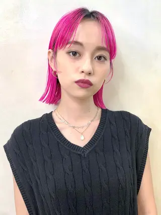 ショート カラー ブリーチ😼 ボブ✍️レイヤーのヘアスタイル