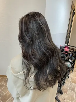 ロング カラー YUI/ ブリーチカラー🌷のヘアスタイル