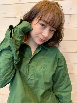 ミディアム カラー 安達 俊亮のヘアスタイル