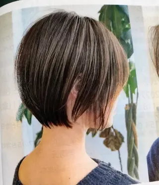 ショート カラー au栄矢場町 似合わせカットのヘアスタイル