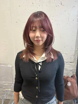 セミロング ハッシュカット🎀 レイヤーカットのヘアスタイル