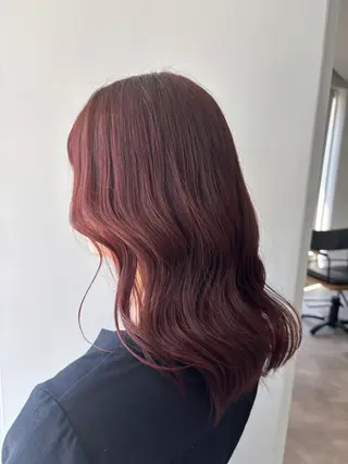 ミディアム カラー 浦川 麗美のヘアスタイル