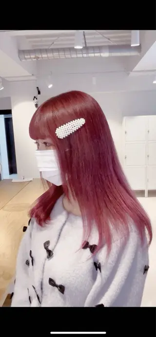 カラー ニトウ レイナのヘアスタイル