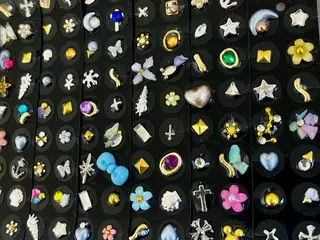 LingK/nail 高士 翔子のネイルデザイン