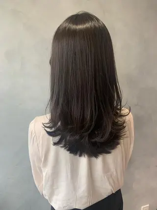 ロング カラー 平尾 樹里のヘアスタイル