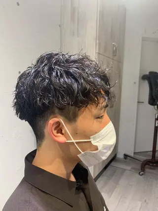 ミディアム 岡本 勇輝のヘアスタイル