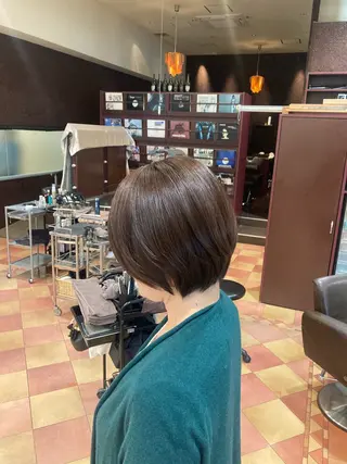 ショート カラー 長谷川 賢治のヘアスタイル