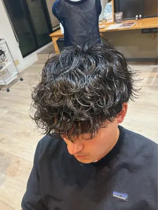 パーマ メンズ 升水 優太のヘアスタイル