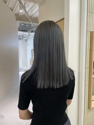 セミロング DEEokazaki hina.Oのヘアスタイル