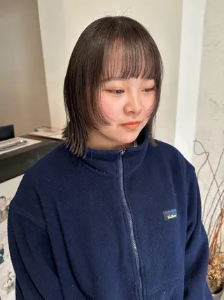 ミディアム カラー 塩澤 榛奈のヘアスタイル