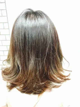 セミロング カラー へんみ みかのヘアスタイル
