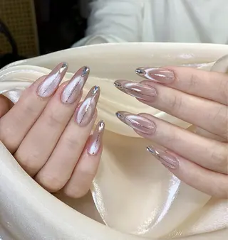 ネイル Maggie チョウチョウのネイルデザイン