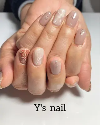 ネイル 手書きが得意🖌️ Y’s  nailのネイルデザイン