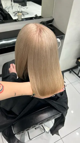 ミディアム カラー 【🦋綺麗めハイトー ン🦋】suzunoのヘアスタイル