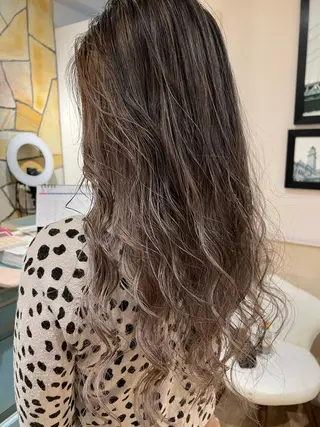 セミロング カラー レイヤー×艶髪特化 マネージャー安藤光司のヘアスタイル