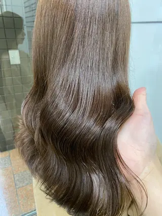 セミロング カラー 岩崎 昭憲のヘアスタイル