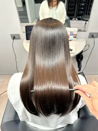 ロング 美髪矯正・レイヤー 倉友哉のヘアスタイル