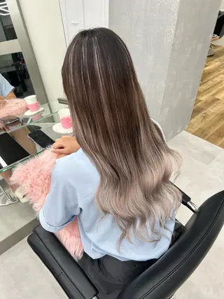 ハイトーン👱‍♀️ エクステ/彩花のヘアスタイル